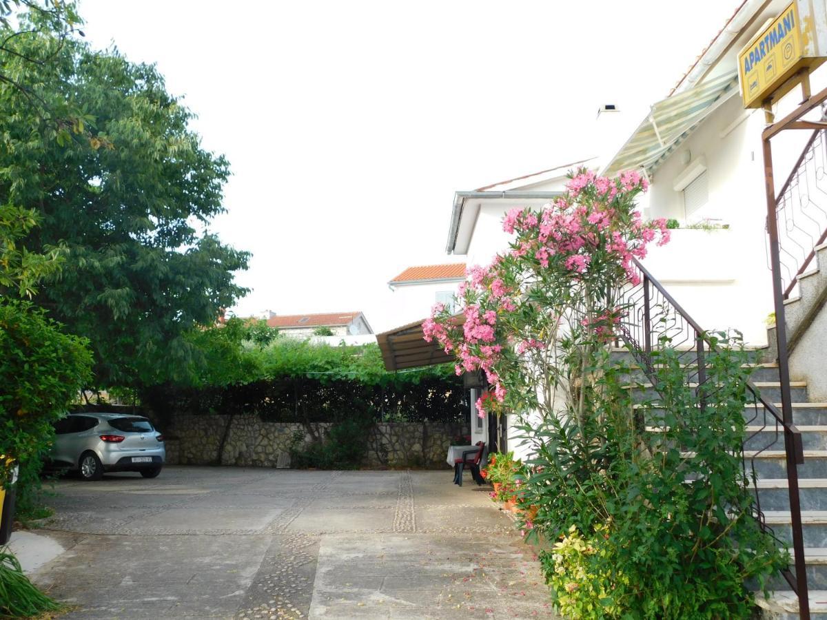 קרק Apartments Marica מראה חיצוני תמונה